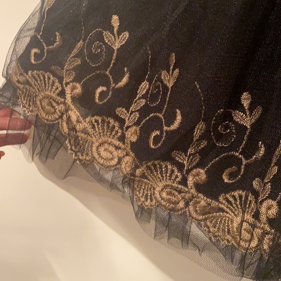 Beautiful Dress - Picture 3 of 6